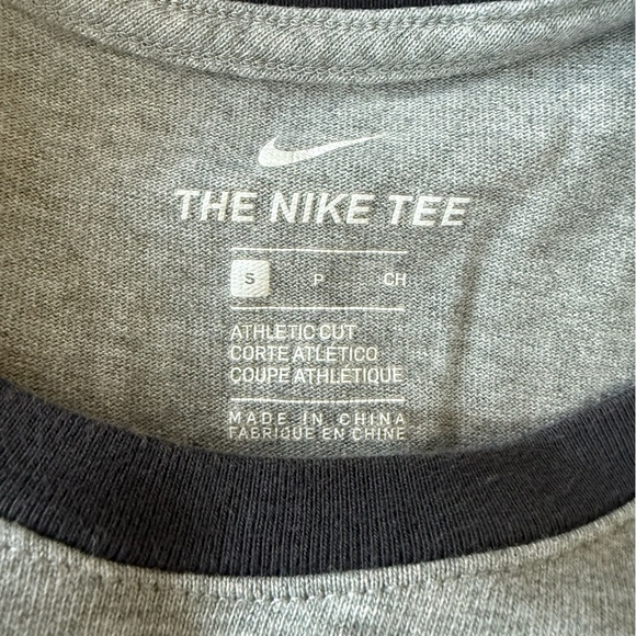 Nike Gray UNC Mascot Men's T-Shirt - Picture 5 of 5